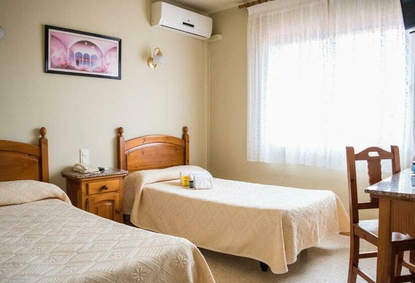 Номер Стандарт, Hostal Las Torres