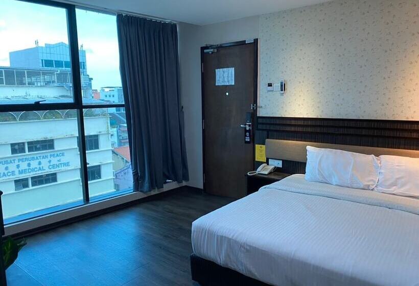 Семейный Номер, Apple Hotel Penang