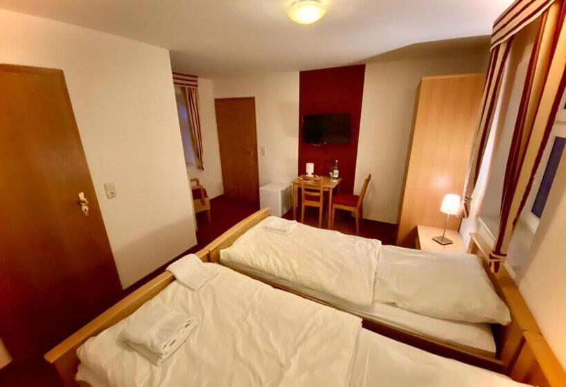 Номер Стандарт, Privatquartier Van Dreuten
