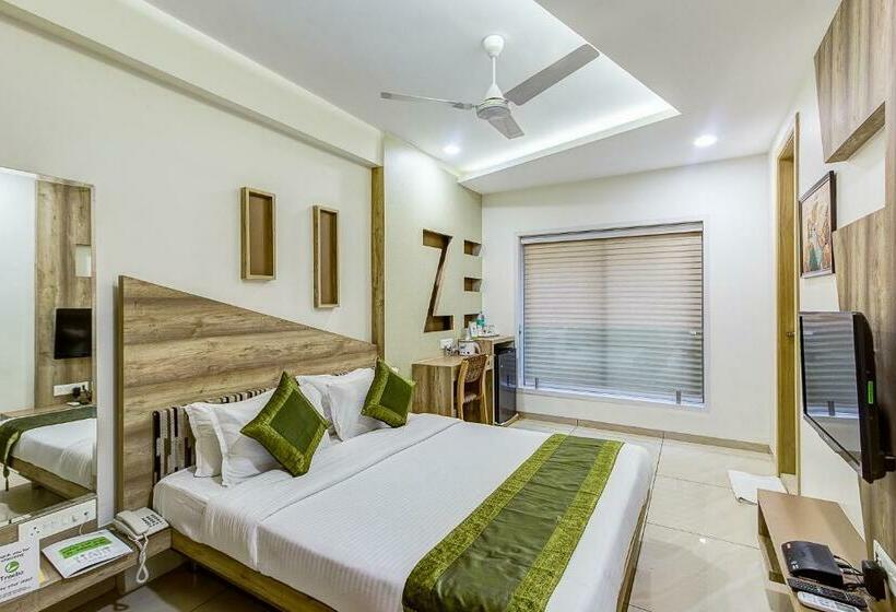 Номер Deluxe, Treebo Daksh Residency