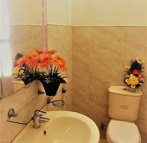 庭の見える１ベッドルームアパートメント, Romeo And Juliet Guest House
