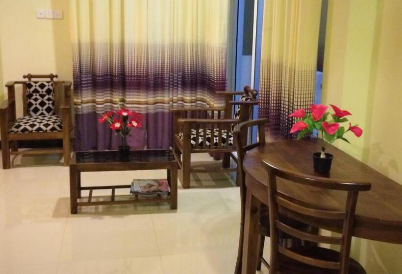 プールビューのバルコニー付１ベッドルームアパート, Romeo And Juliet Guest House