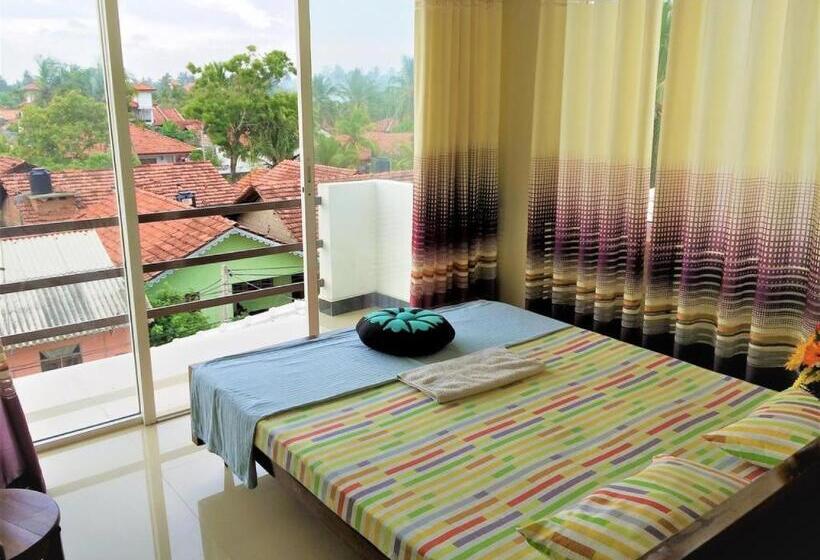 プールビューのバルコニー付１ベッドルームアパート, Romeo And Juliet Guest House