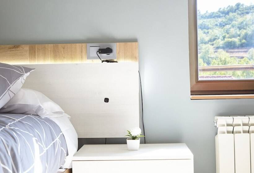 Номер Стандарт Трехместный, Hostal Fontañan