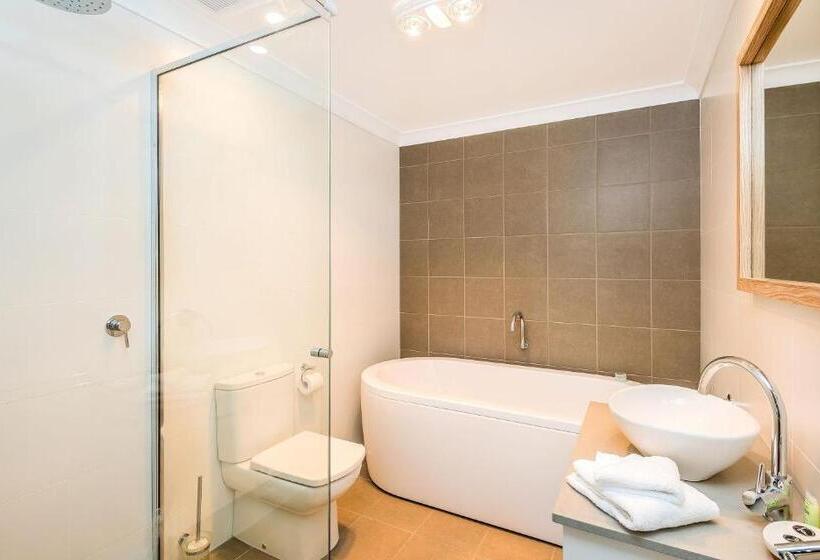 Номер Премиум, Moby Dick Waterfront Resort Motel
