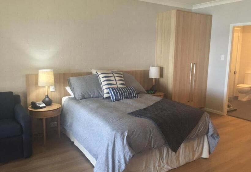Номер Deluxe с Балконом, Moby Dick Waterfront Resort Motel