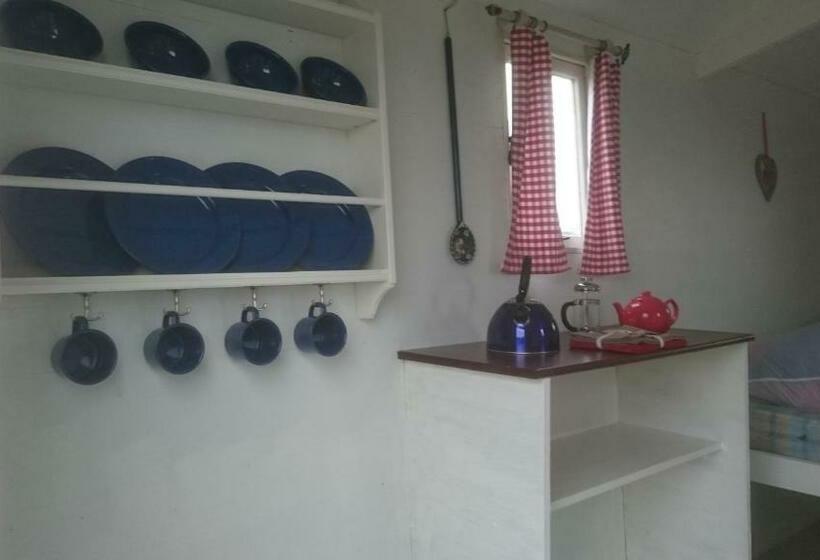 اتاق استاندارد, Pidley Bottom Cottages   Luxury Sc Rooms   Fully Furnished And Equipped   Kitchen   Towels And Linen