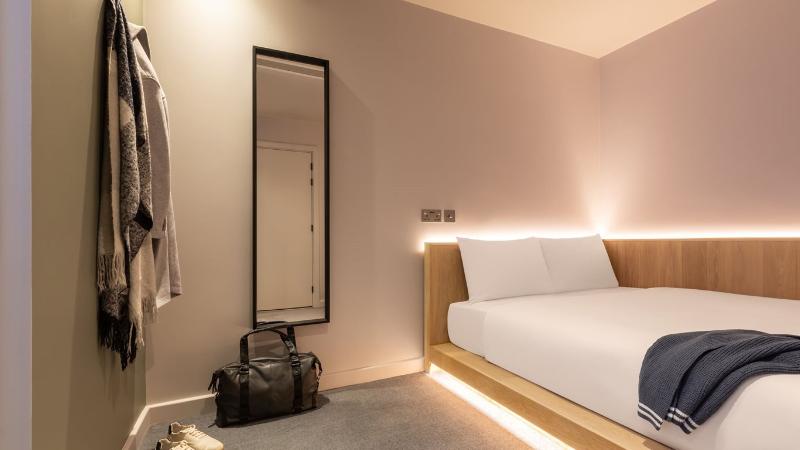 Номер Стандарт, Zedwell Greenwich