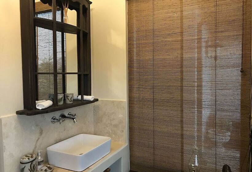 Люкс Семейный 2 Спальни, Kambaku River Lodge