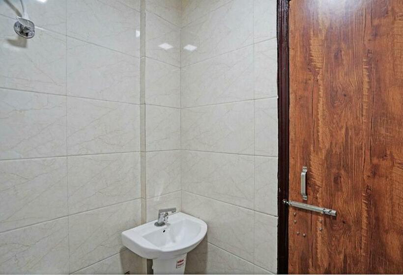 Habitació Triple Clàssica, Oyo Flagship Hotel Jojo In