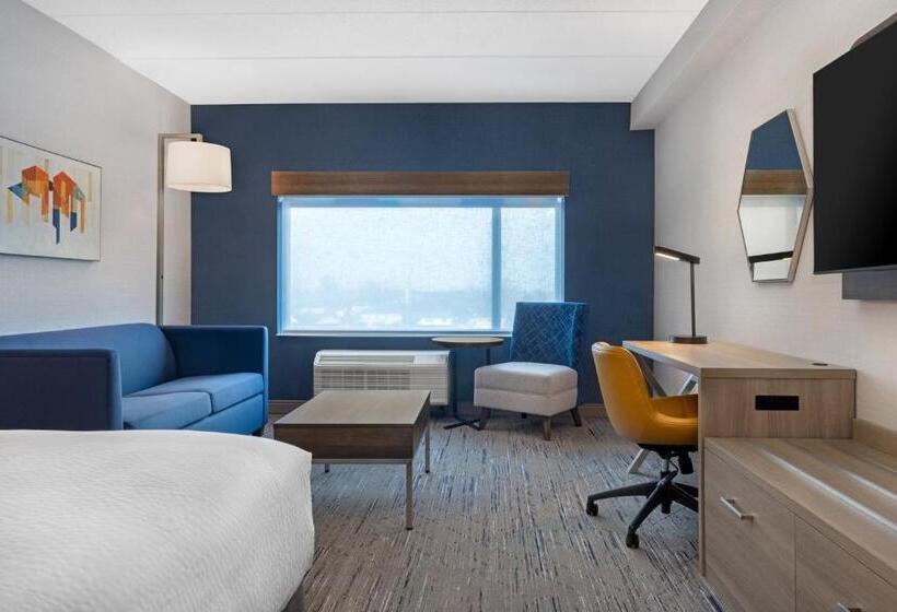带特大床的标准间, Holiday Inn Express & Suites St Thomas
