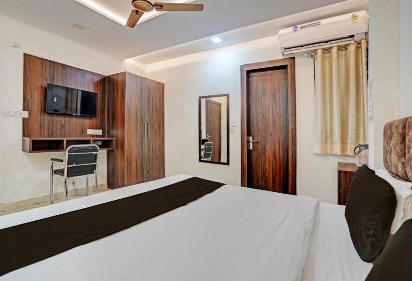 Triple Classic Room, Fabhotel Vishal Palace