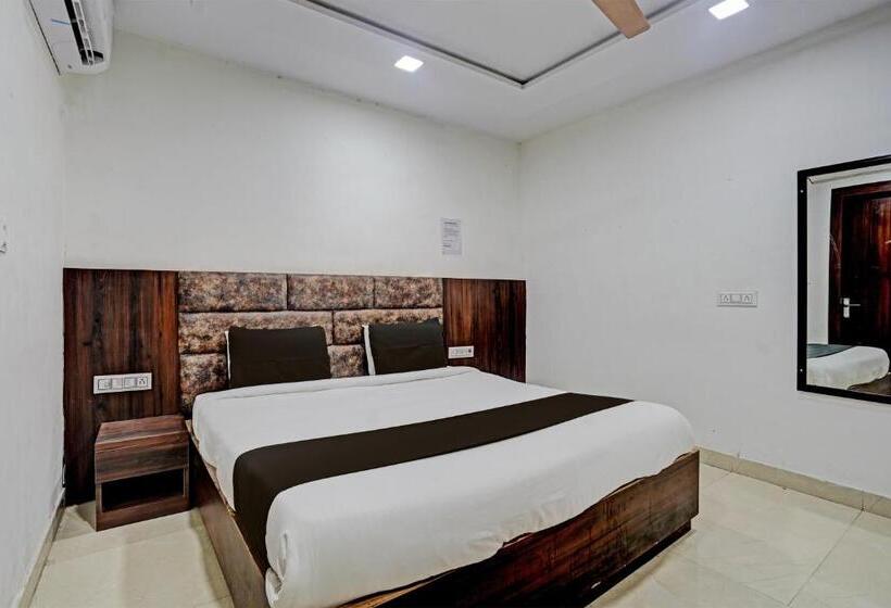Трехместный Номер Классика, Fabhotel Vishal Palace
