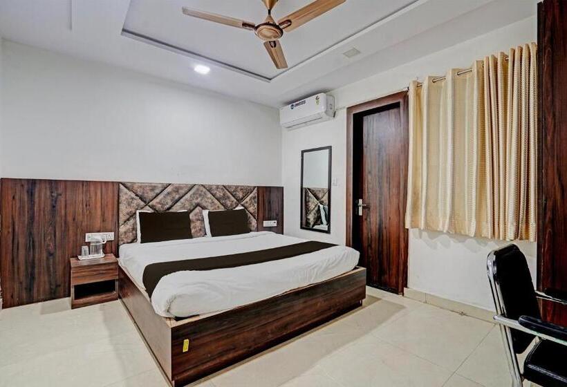 Triple Classic Room, Fabhotel Vishal Palace