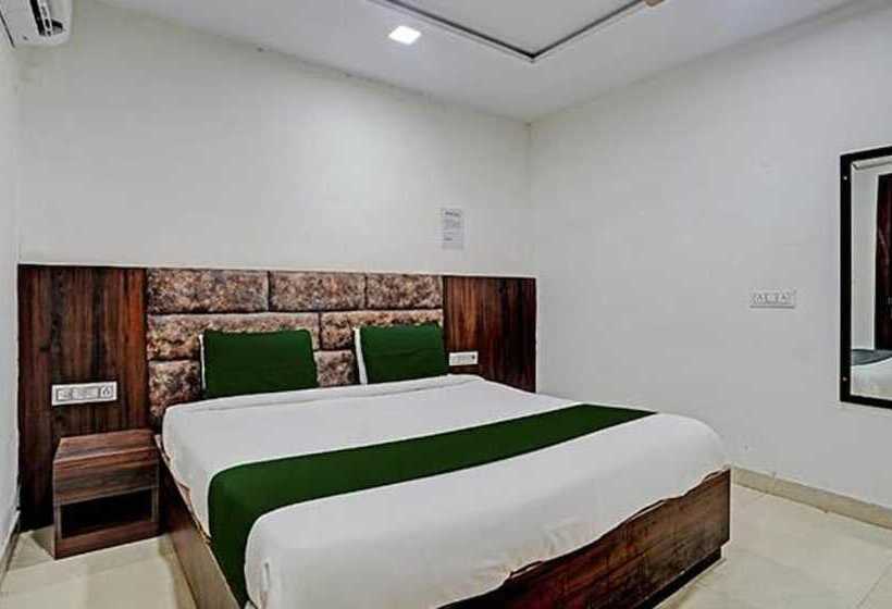 Deluxe Room, Fabhotel Vishal Palace