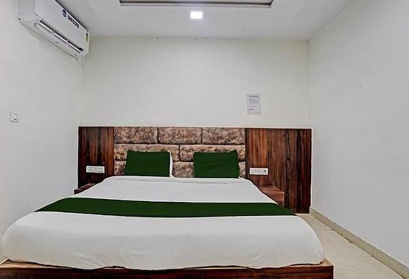 Deluxe Room, Fabhotel Vishal Palace