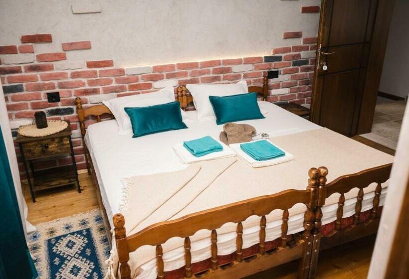 اتاق استاندارد, Guest House Mirah