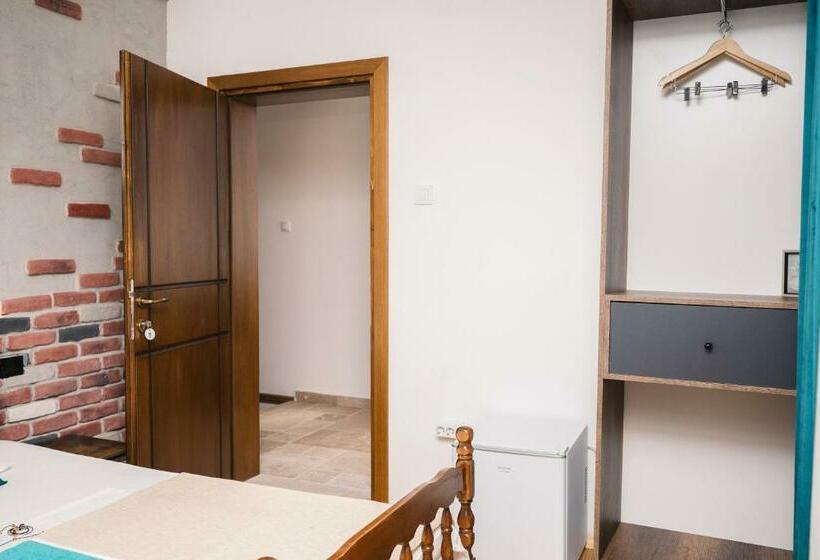 اتاق استاندارد, Guest House Mirah