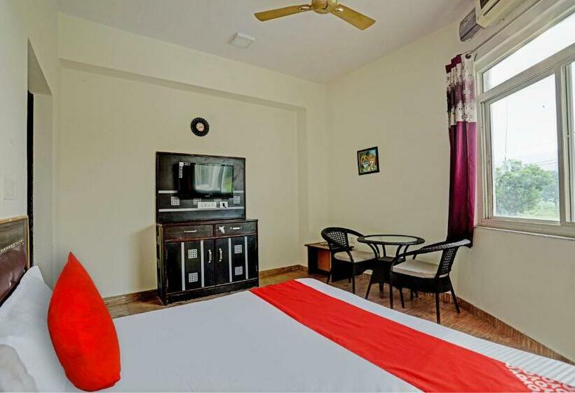Трехместный Номер Классика, Oyo Flagship Green Vatika Resort