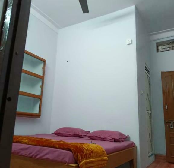 اتاق استاندارد, Shree Maruti Guest House