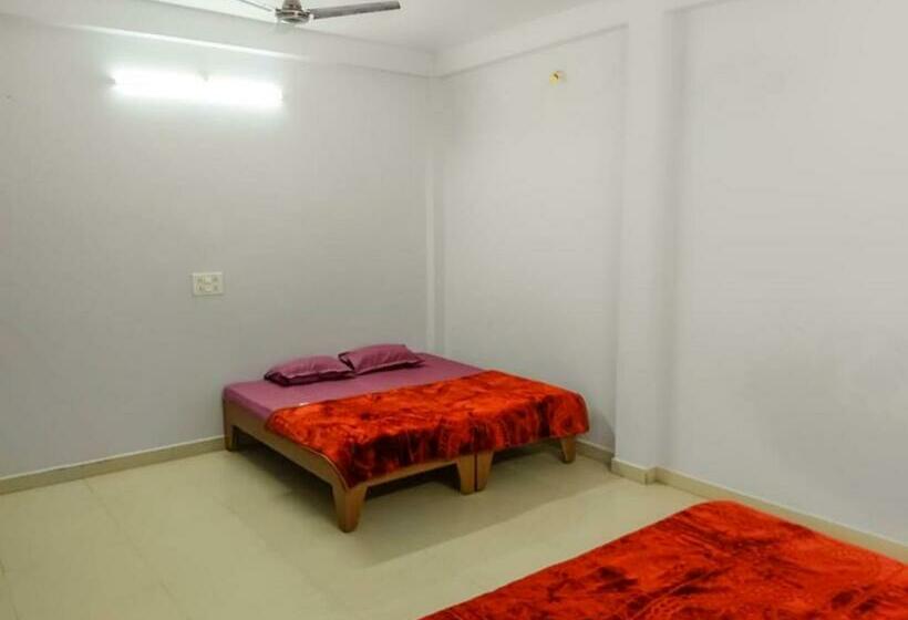 اتاق خانوادگی, Shree Maruti Guest House