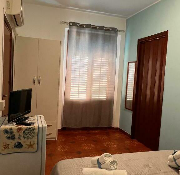 اتاق استاندارد سه نفره, Celeste Rooms