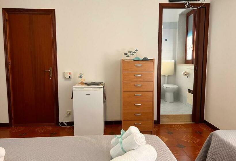 اتاق استاندارد چهار تخته, Celeste Rooms