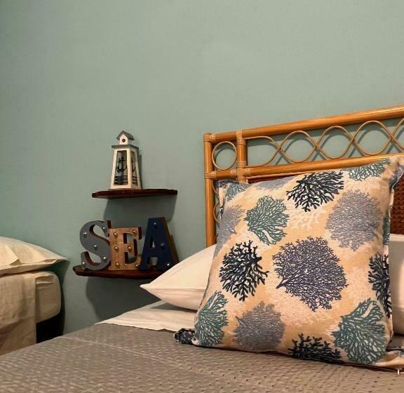 اتاق استاندارد سه نفره, Celeste Rooms