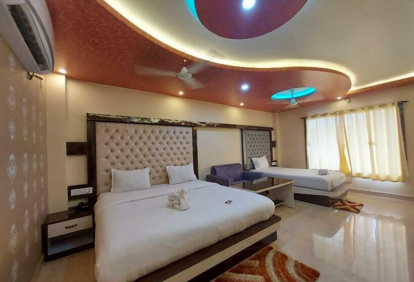 Трехместный Номер Стандарт Вид на Сад, Sweet Dream Beach Resort !! 50 Mts From Beach ! Peaceful Room With Garden View Free Parking !!