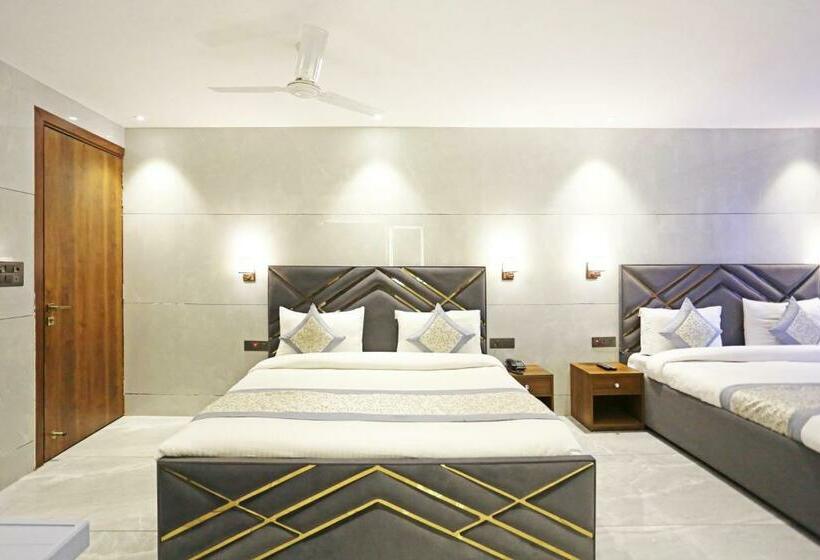 家庭套房, Frankstay By Hotel Preet In 05 Mints Walking Distance Nizamuddin Railway Station