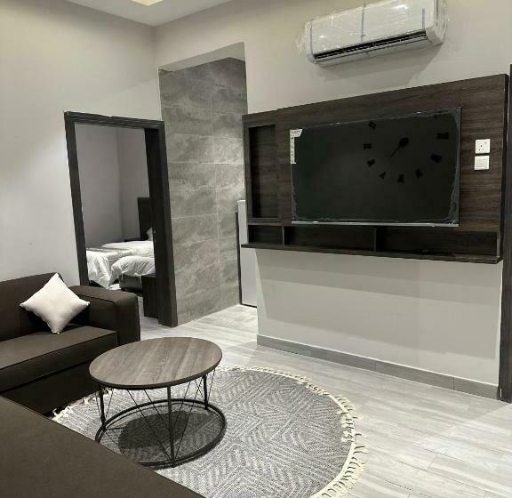 Люкс Кровать Кинг, Cast Home
