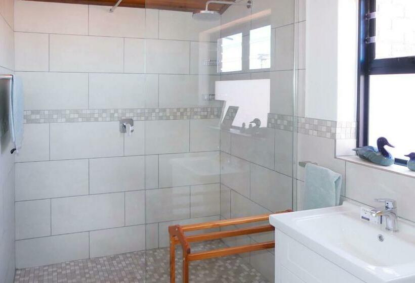 Номер Стандарт Вид на Горы, Shalom Self Catering
