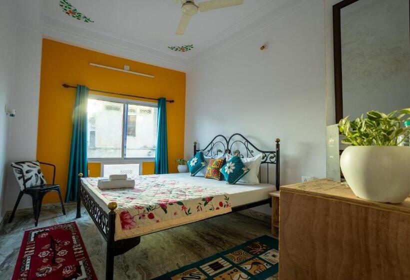 اتاق استاندارد, Krishna Stay Guest House