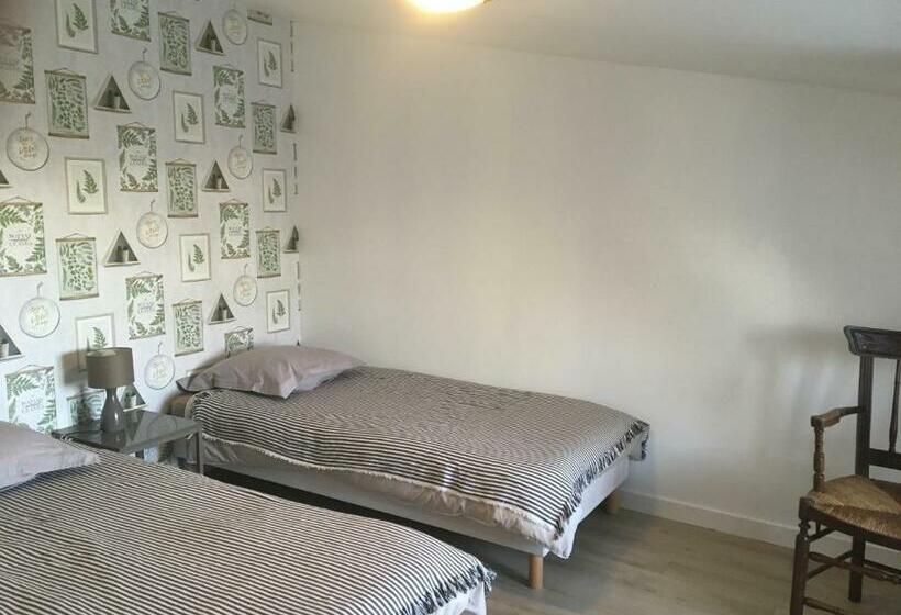 Четырехместный Номер Стандарт, Chambre D Hôtes Logis De Saint Jean