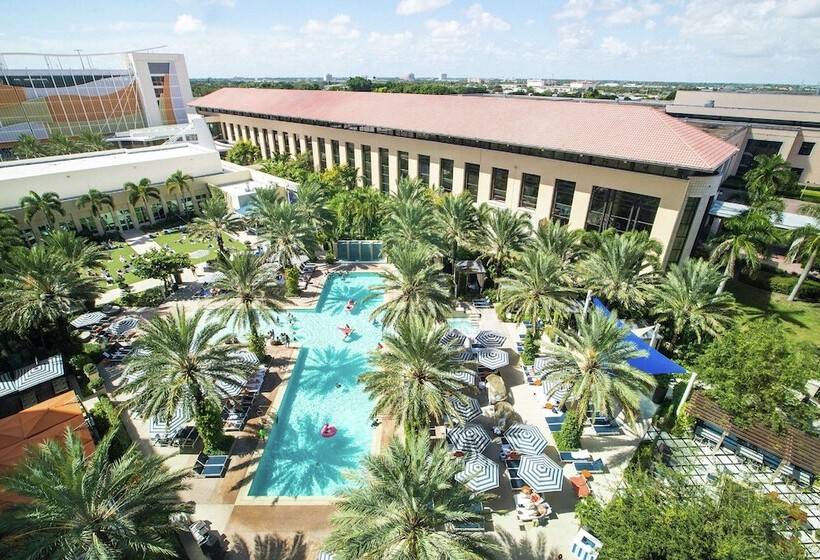 Люкс Премиум Вид на Бассейн, Hilton West Palm Beach