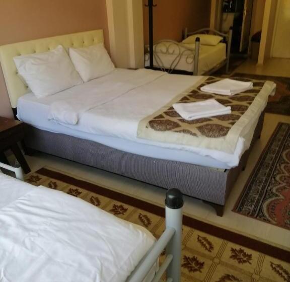اتاق استاندارد چهار تخته, Istanbul Hotel&guesthouse