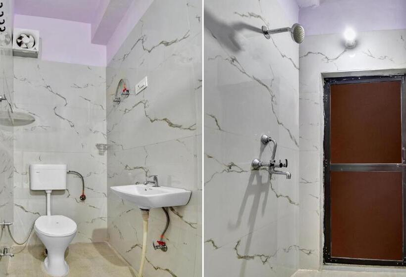 اتاق کلاسیک سه تخته, Oyo Flagship Hotel Prateek