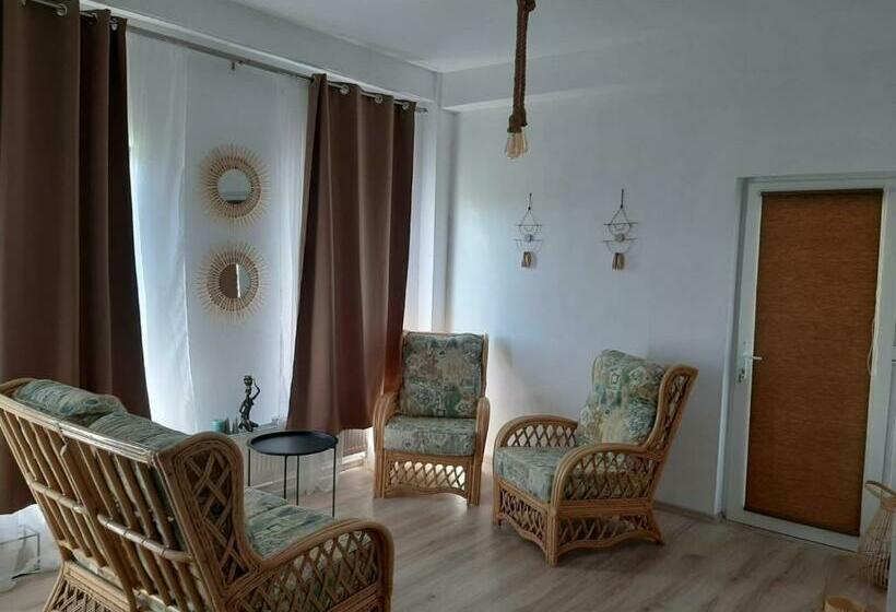 디럭스 패밀리 룸, Tina Guest House