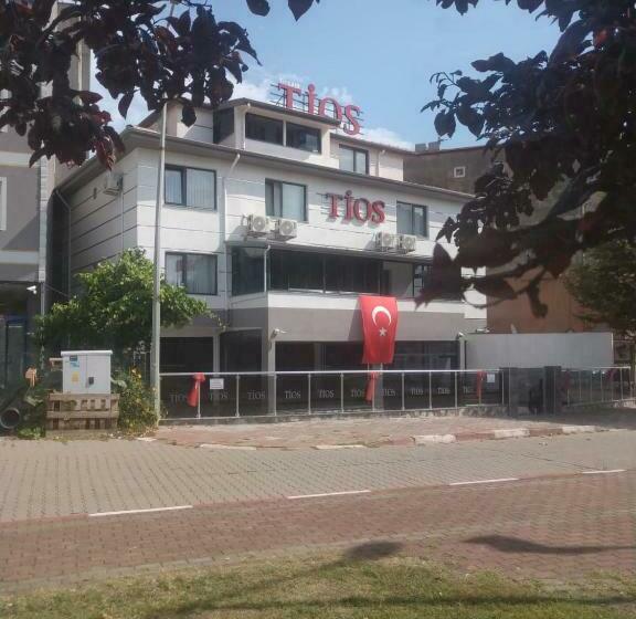 اتاق استاندارد با تخت بزرگ, Ti̇os Otel