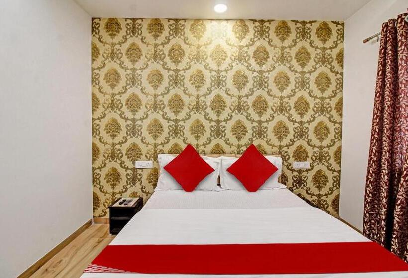 Трехместный Номер Классика, Fabhotel Paramount