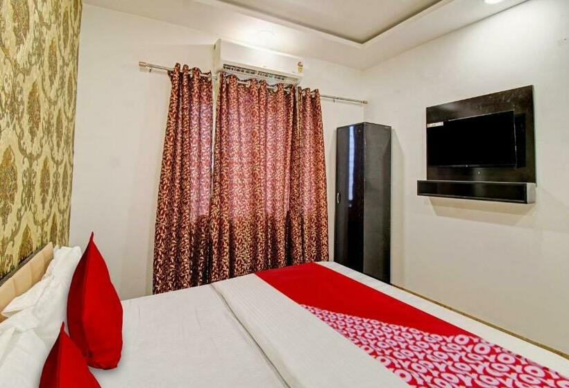 Трехместный Номер Классика, Fabhotel Paramount