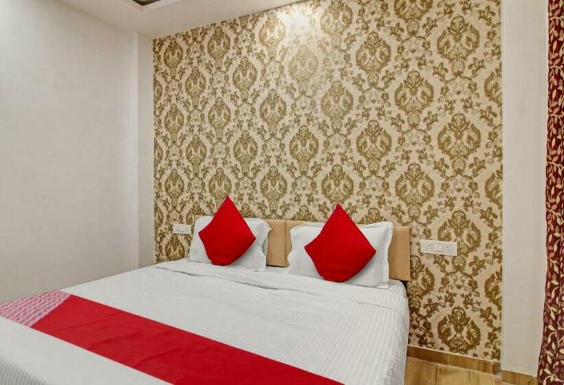 Трехместный Номер Классика, Fabhotel Paramount