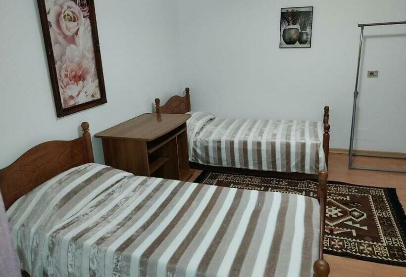 اتاق استاندارد سه تخته با بالکن, Your Home