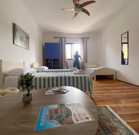 اتاق استاندارد سه نفره, Your Home