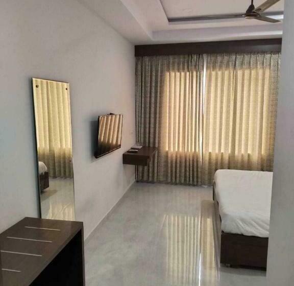 Трехместный Номер Классика, Super Oyo Flagship Hotel Nakshatra