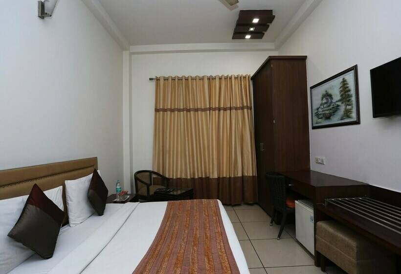 スタンダードルーム, Capital O 1391 Hotel Pushpa Vilas