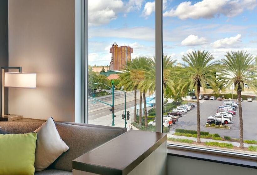 Standard Studio Queen Bed, Hyatt House At Anaheim Resort/convention Center