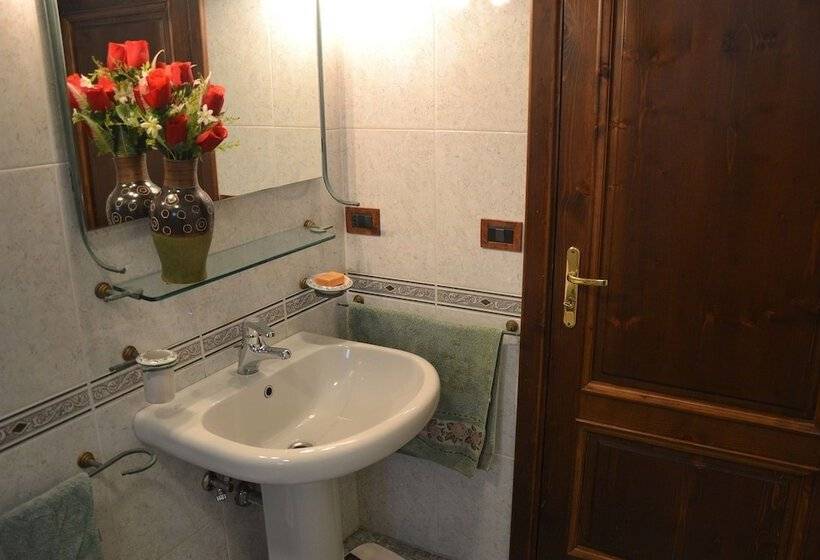 اتاق استاندارد سه نفره, La Rosa Di Firenze B&b