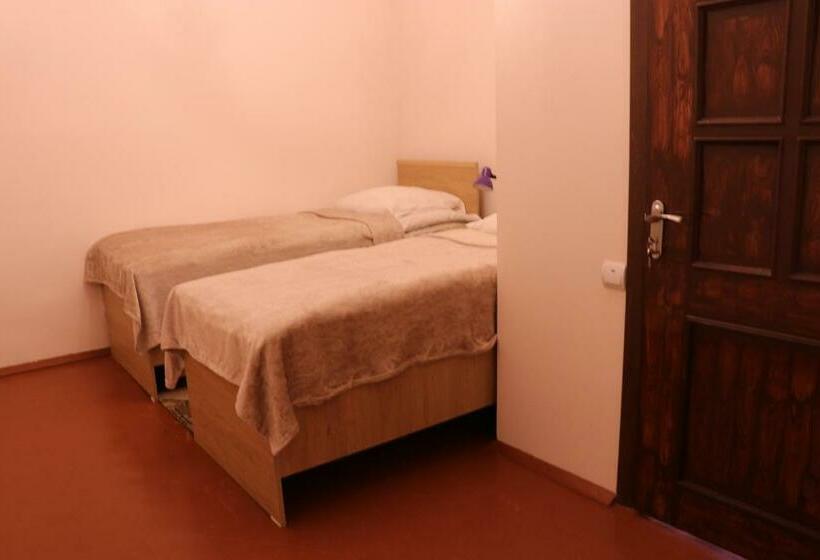 Номер Стандарт, Legend Guest House