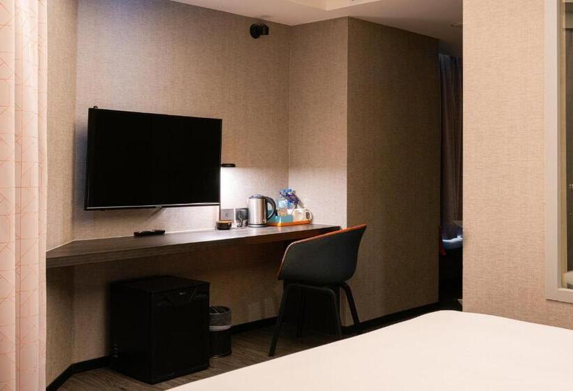 اتاق استاندارد با تخت بزرگ, Holiday Inn Express Kaohsiung Love River, An Ihg